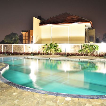 Zen Rooms Basic Cipanas Km.78 Cipanas (Bogor) Exterior foto