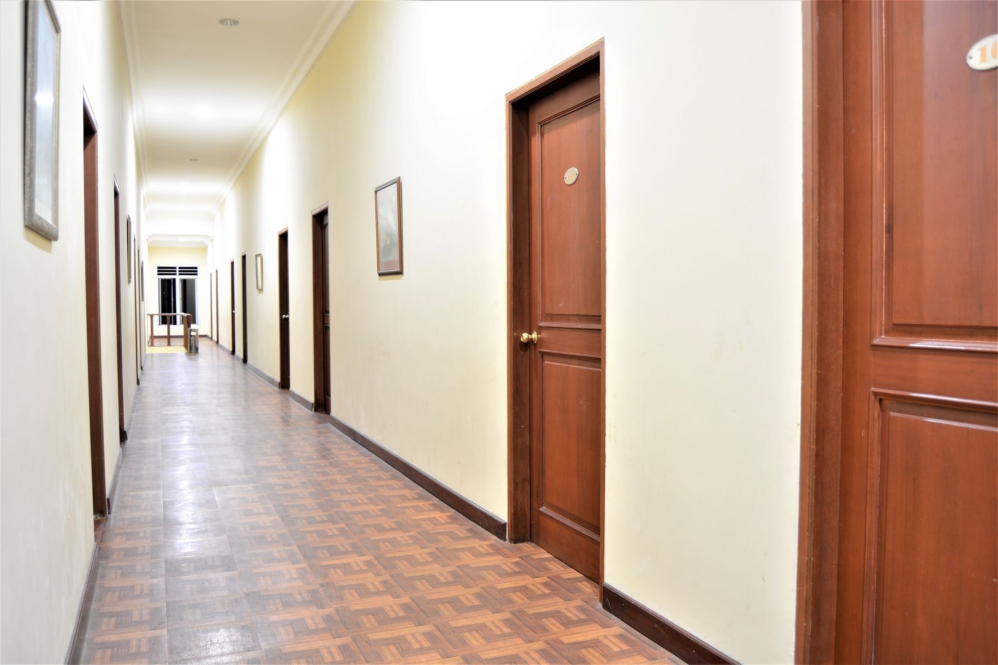 Zen Rooms Basic Cipanas Km.78 Cipanas (Bogor) Exterior foto