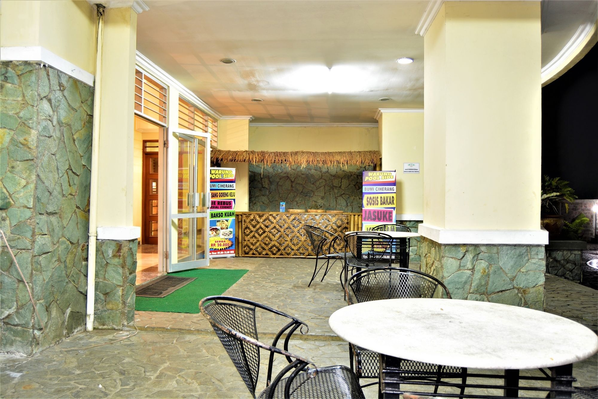 Zen Rooms Basic Cipanas Km.78 Cipanas (Bogor) Exterior foto