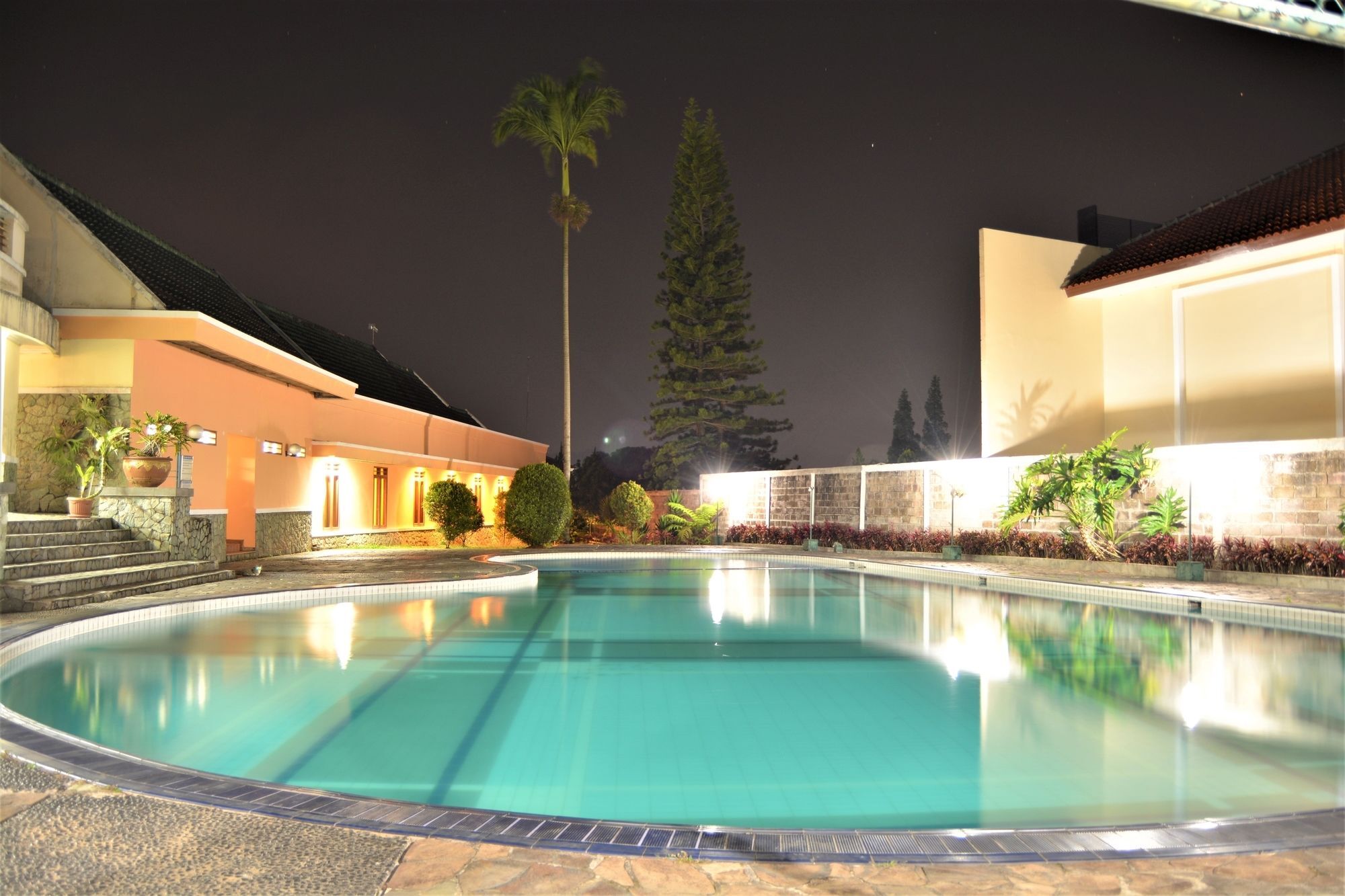 Zen Rooms Basic Cipanas Km.78 Cipanas (Bogor) Exterior foto